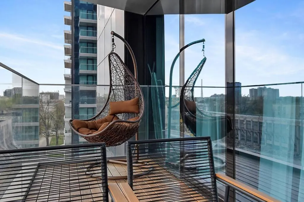 Lax Exquisite 1Br,1Bath -City Skyline Views بوخارست شقة