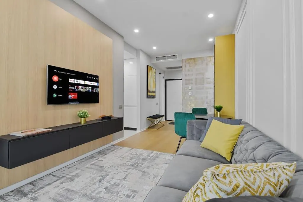 Lax Exquisite 1Br,1Bath -City Skyline Views Bucharest Romania