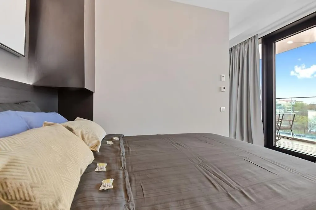 Lax Exquisite 1Br,1Bath -City Skyline Views Bucharest 0*,