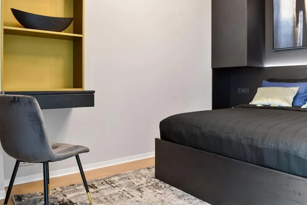 Lax Exquisite 1Br,1Bath -City Skyline Views Bucharest
