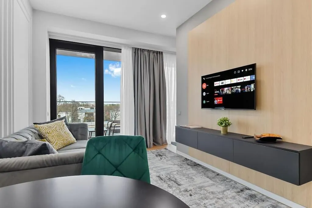 Lax Exquisite 1Br,1Bath -City Skyline Views Bucharest 0*,  Romania